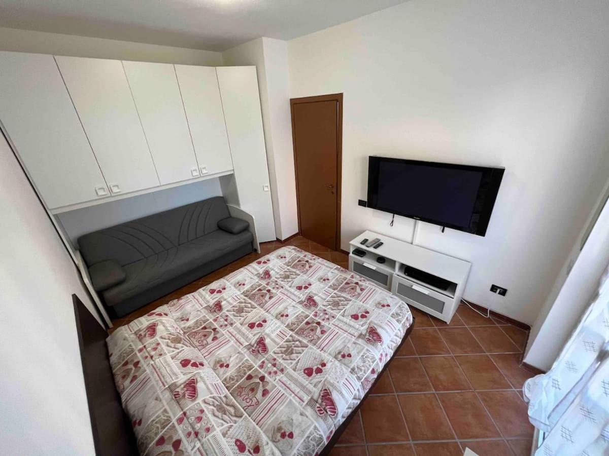 Piccolo Monolocale Confortevole Vicino A Milano Cormano Extérieur photo